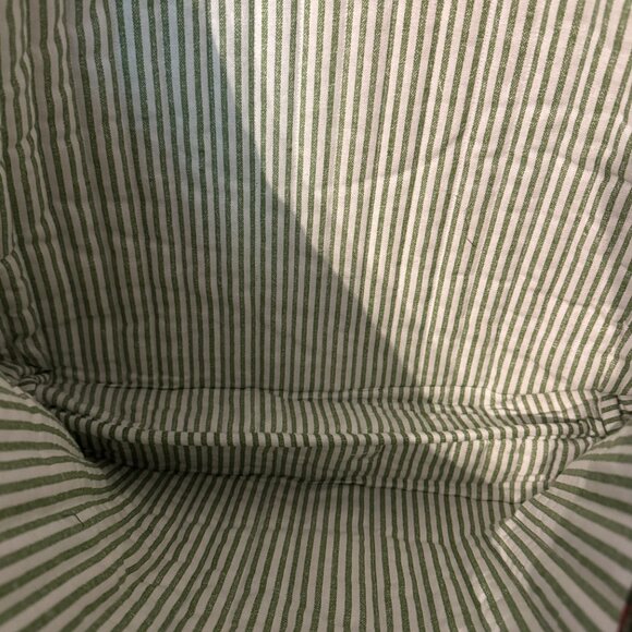 NWT Laura Ashley Oversized Fabric Floral Tote Winter Rose Red Green - Picture 4 of 4